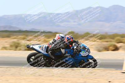 media/Apr-17-2022-CVMA (Sun) [[f474cfa795]]/Race 14 500 Supersport-350 Supersport (Holeshot)/